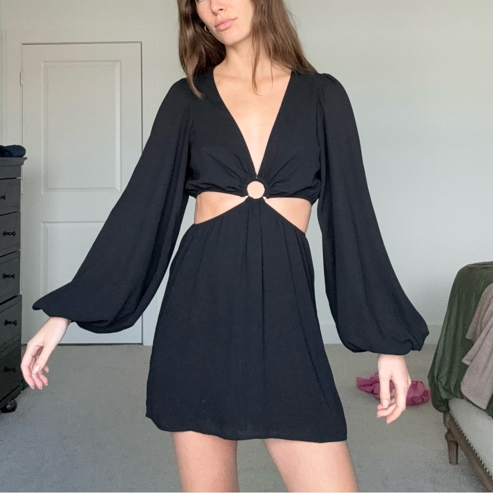 Elegant Black Cut-Out short Dress